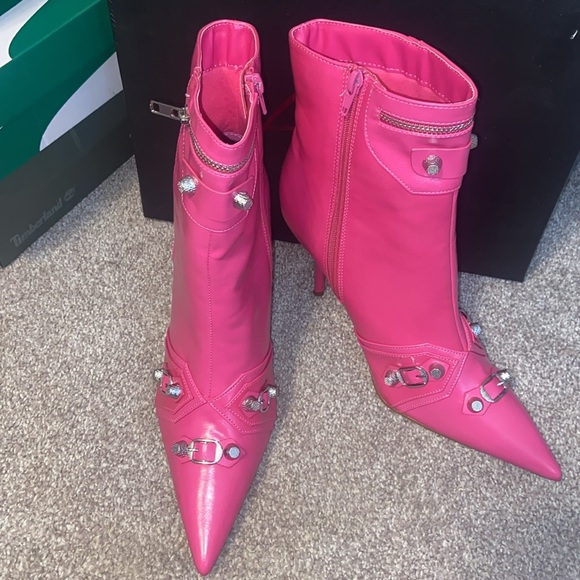 Pink Boots - Picture 5 of 6